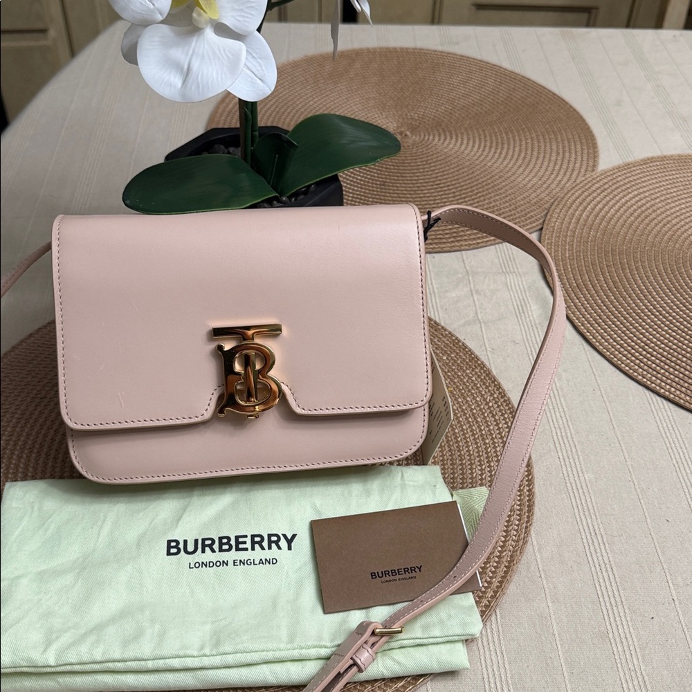 Burberry 🔥 TB logo-plaque calf leather shoulder bag